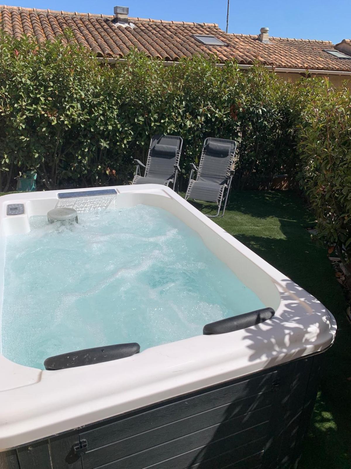 Apartment Mini Jardin Jacuzzi, Vue Mer, 300m Des Plages La Ciotat